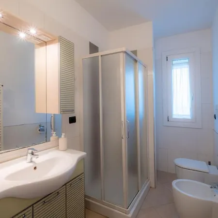 Apartamento Brezza Di Mare - Bilocale Panoramico Con Parcheggio Rímini