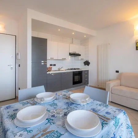 Brezza Di Mare - Bilocale Panoramico Con Parcheggio Apartamento